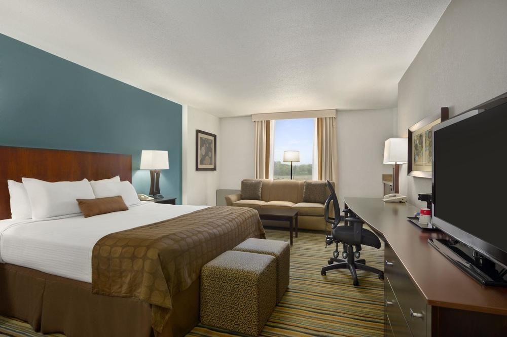 Delta Hotels By Marriott Minneapolis Northeast Екстер'єр фото