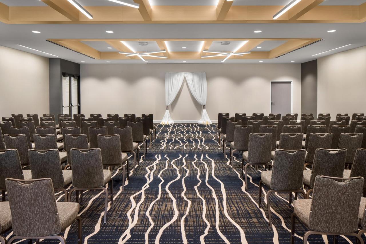 Delta Hotels By Marriott Minneapolis Northeast Екстер'єр фото