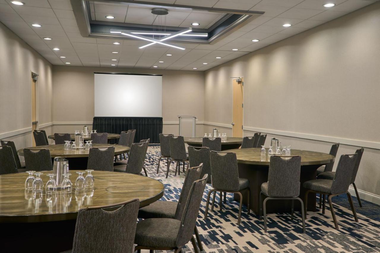Delta Hotels By Marriott Minneapolis Northeast Екстер'єр фото