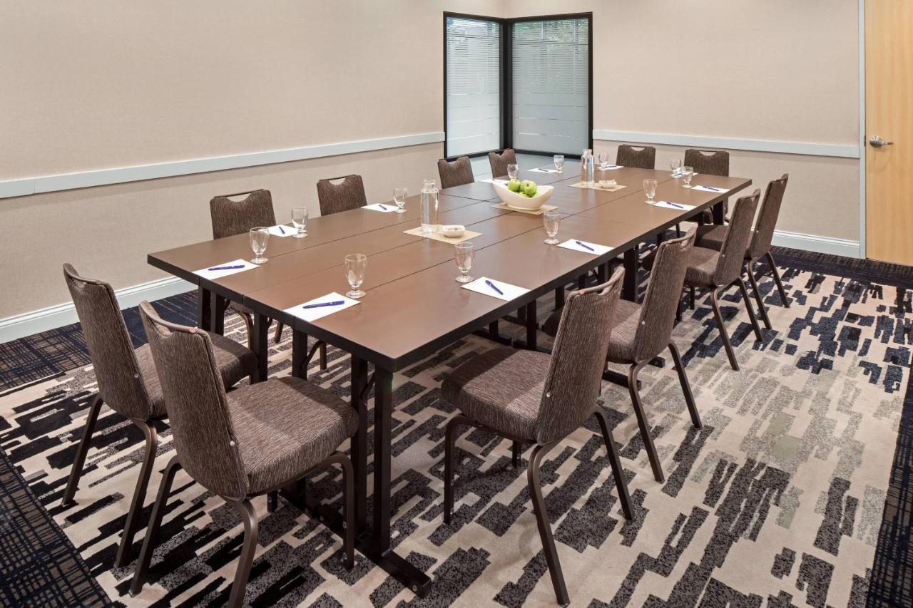 Delta Hotels By Marriott Minneapolis Northeast Екстер'єр фото
