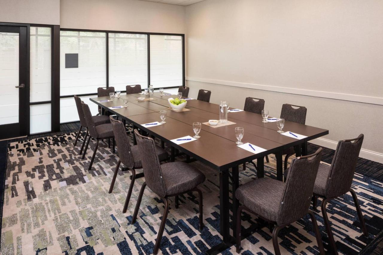 Delta Hotels By Marriott Minneapolis Northeast Екстер'єр фото