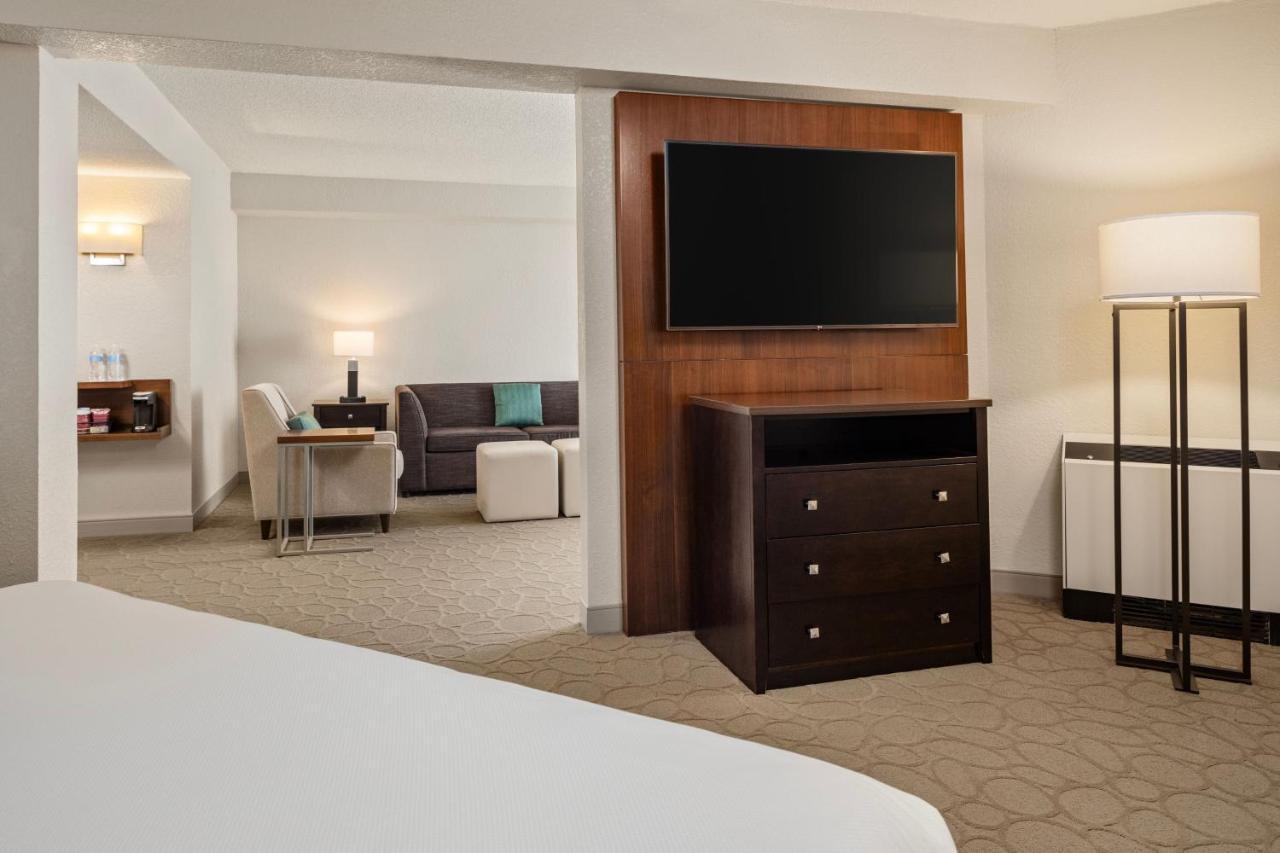 Delta Hotels By Marriott Minneapolis Northeast Екстер'єр фото