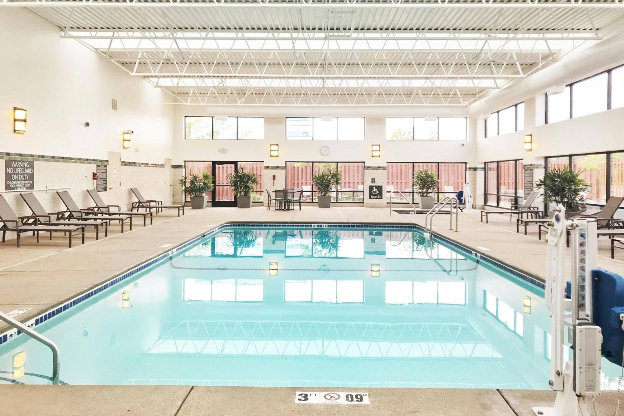 Delta Hotels By Marriott Minneapolis Northeast Екстер'єр фото